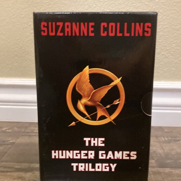 The Hunger Games Trilogy 
by Suzanne Collins - Picture 2 of 6